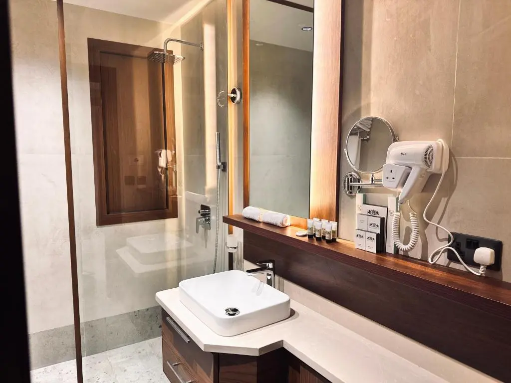 Qira Hotel